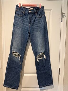 Women's Low Pro Straight-Leg Distressed Blue Jeans